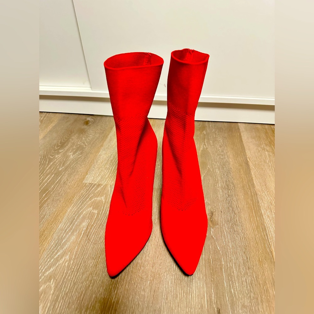 Heeled Red boots 👢 👢
